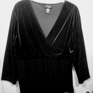 Black Cross Front Top by: Notations Clothing co. Size:XL